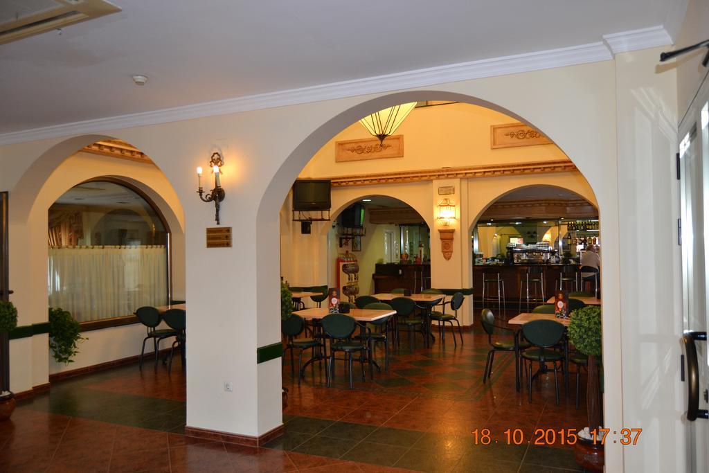 Hotel Poniente Moraleda De Zafayona Ngoại thất bức ảnh
