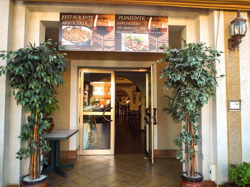 Hotel Poniente Moraleda De Zafayona Ngoại thất bức ảnh