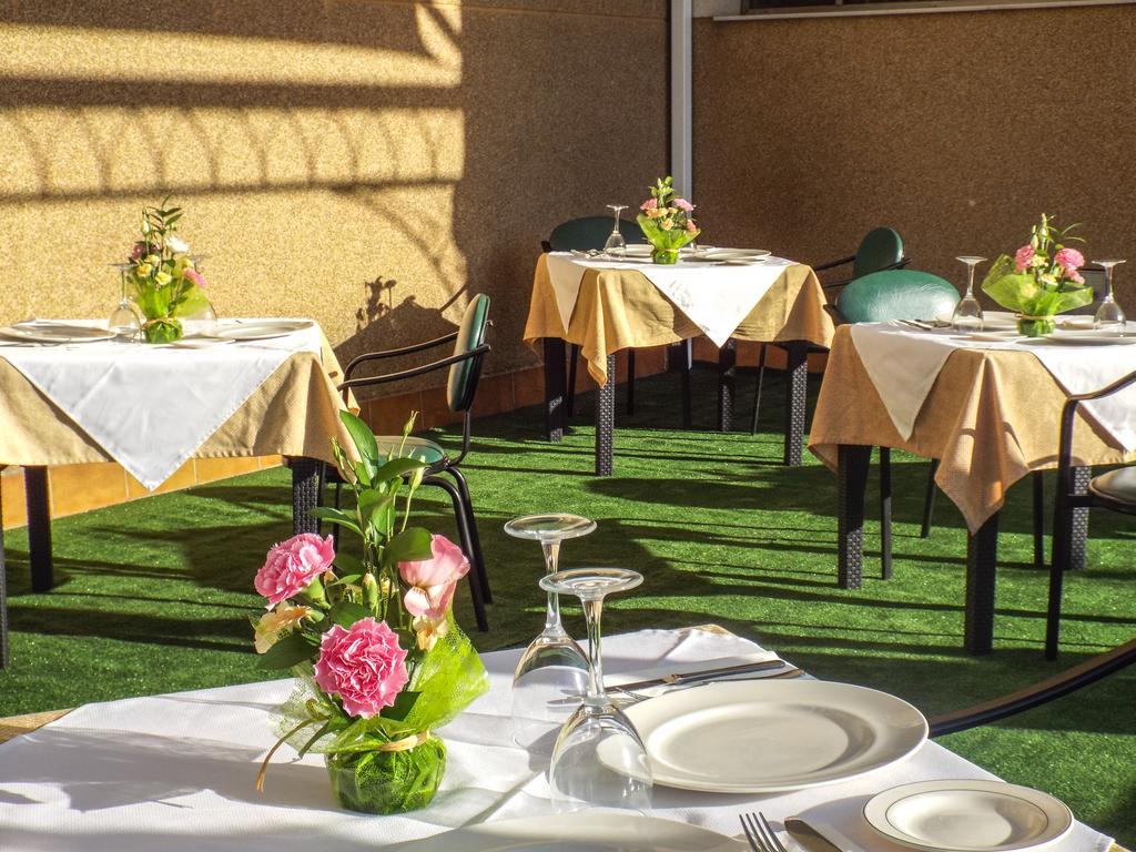 Hotel Poniente Moraleda De Zafayona Ngoại thất bức ảnh