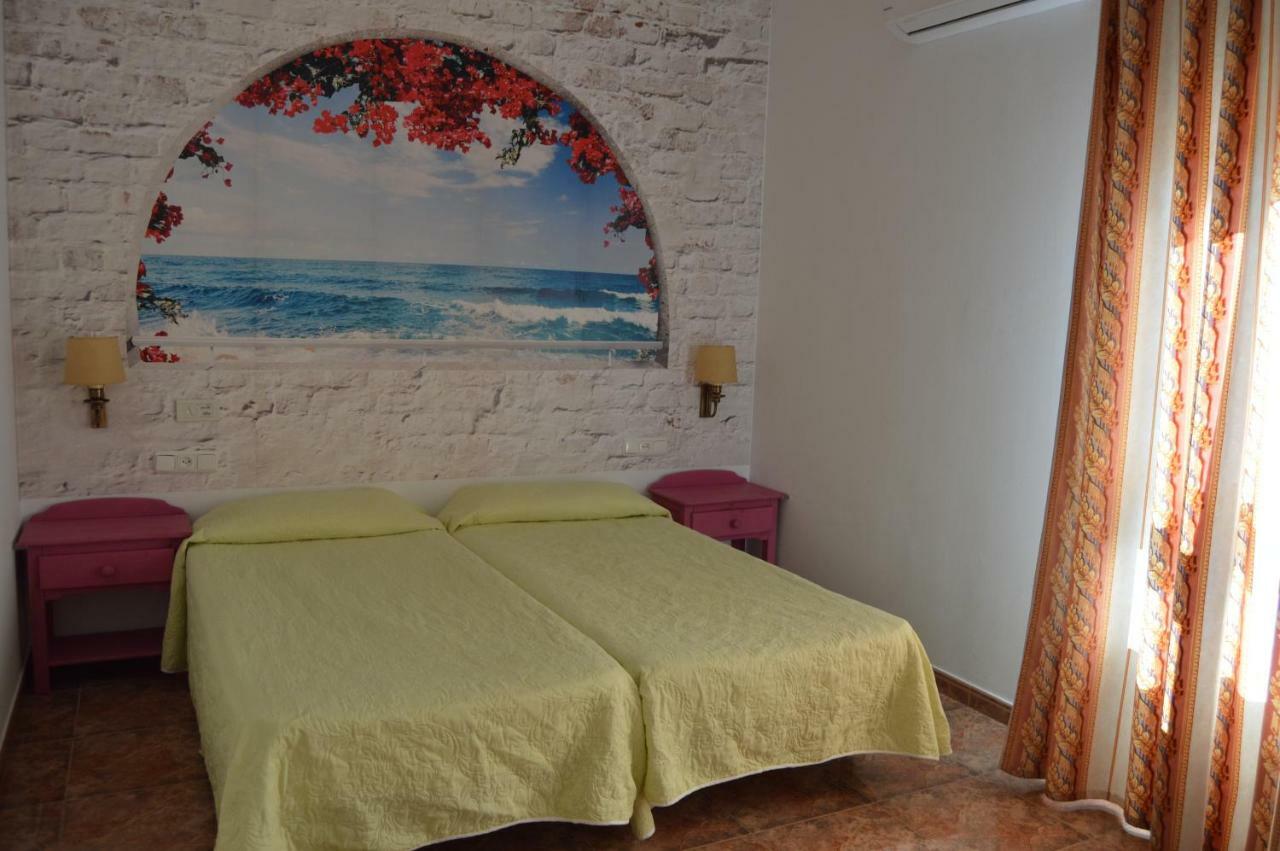 Hotel Poniente Moraleda De Zafayona Ngoại thất bức ảnh